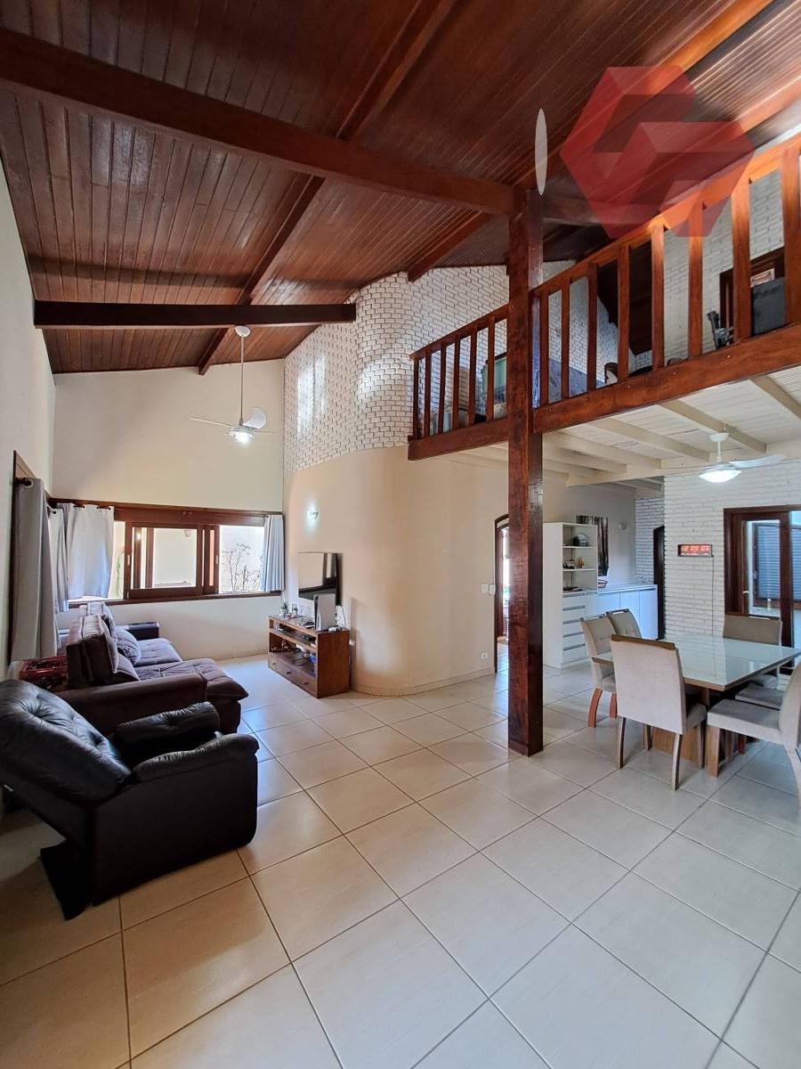 Casa à venda em Ubatuba, Itaguá, com 3 quartos, 180m² - Grupo Sena Consultoria Imobiliária