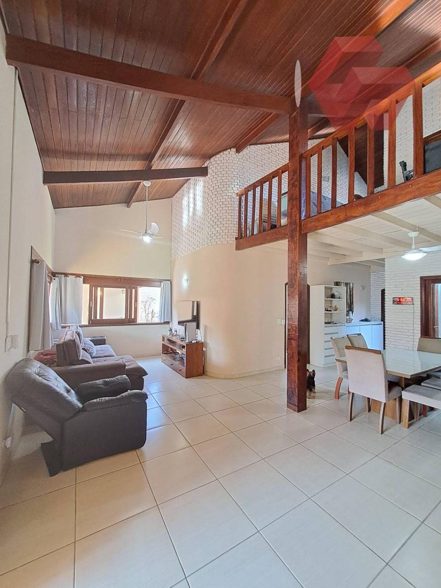 Casa à venda em Ubatuba, Itaguá, com 3 quartos, 180m² - Grupo Sena Consultoria Imobiliária