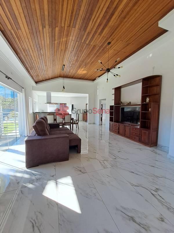 Casa à venda em condomínio fechado no Horto Florestal em Ubatuba - Grupo Sena Consultoria Imobiliária