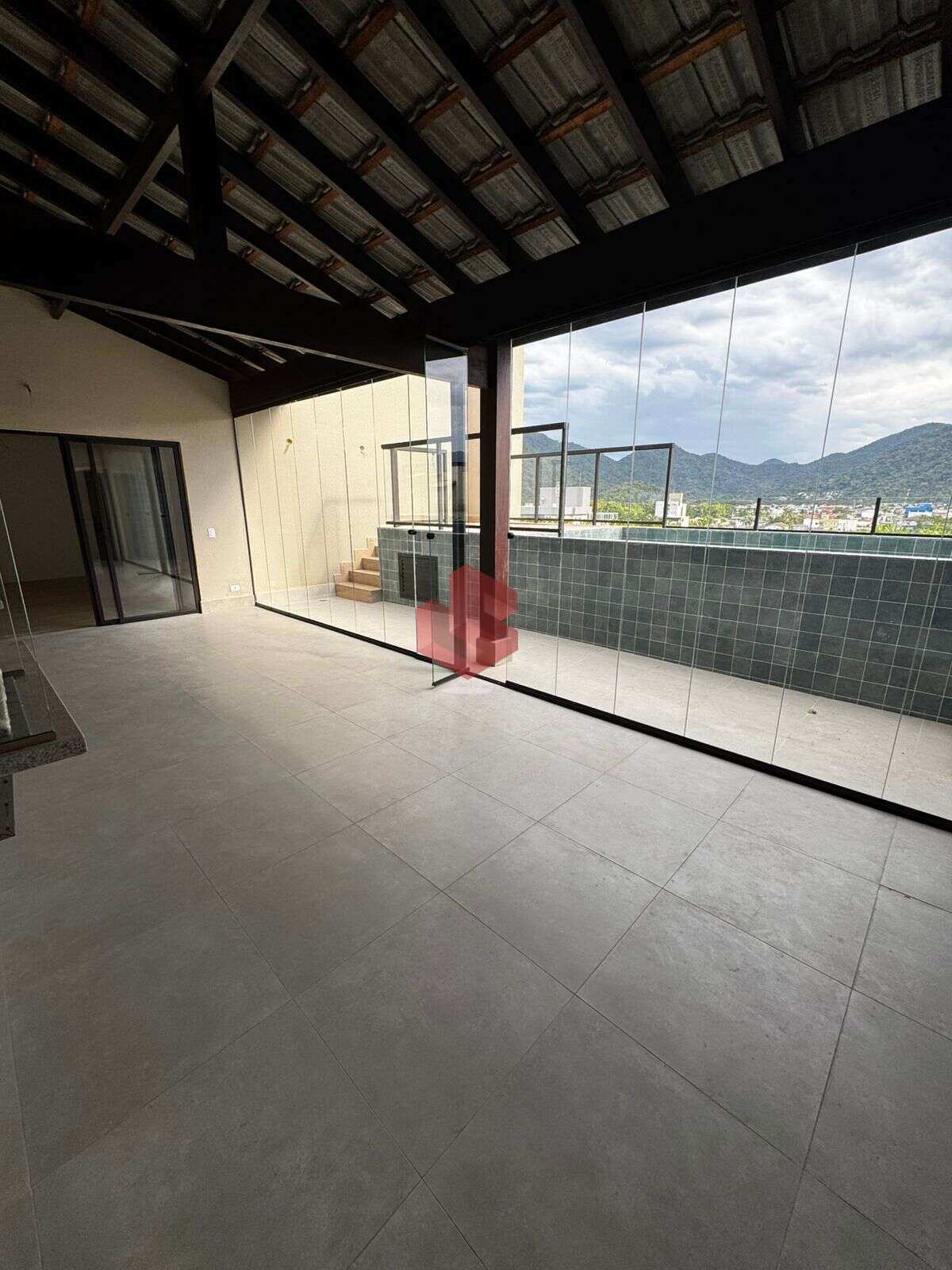 Cobertura à venda, com 3 quartos, 166m² - Grupo Sena Consultoria Imobiliária